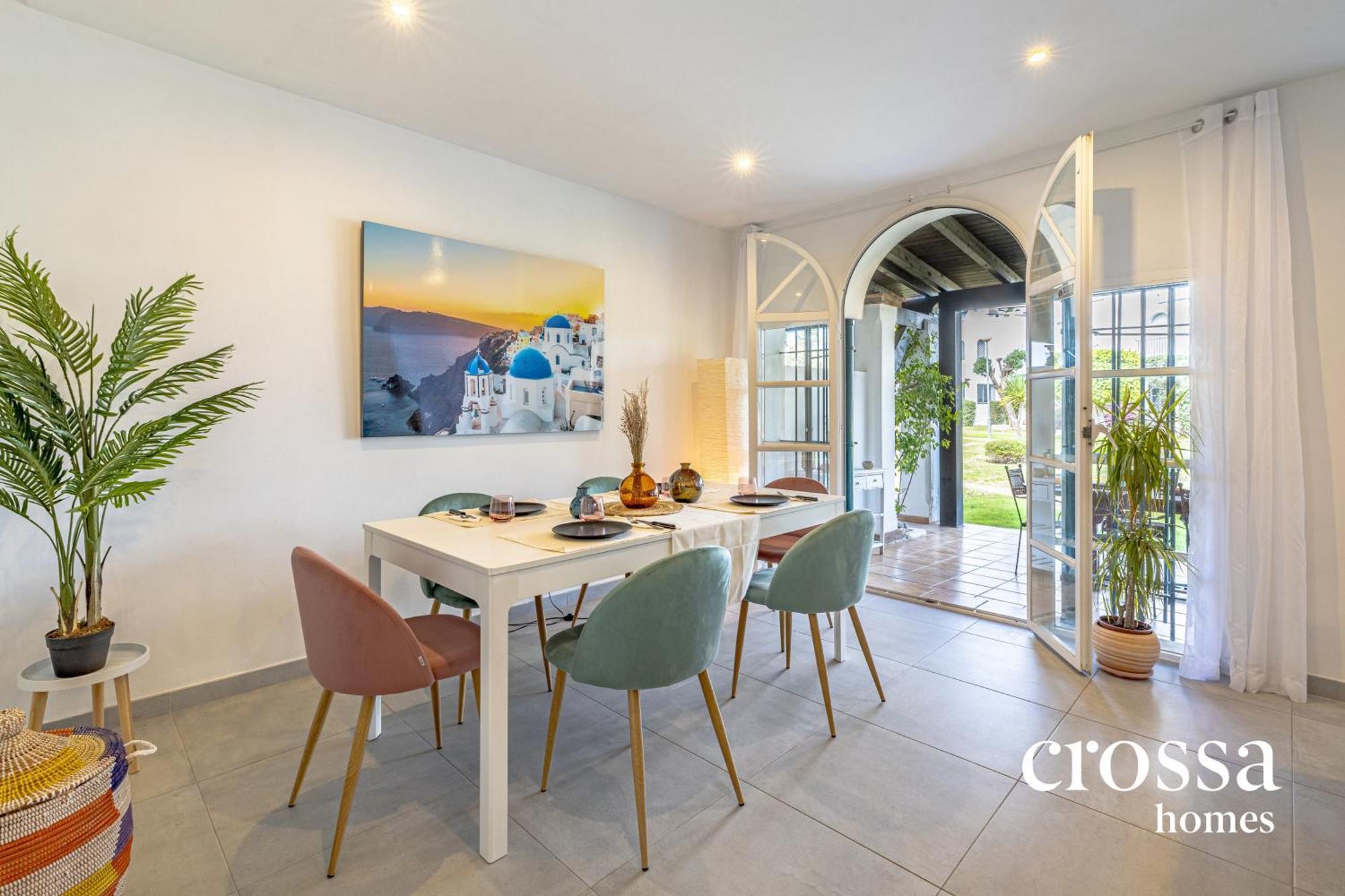 Chic Dream Home, Rooftop Bbq, 9 Pools, Golf Views Hébergement de vacances Marbellac