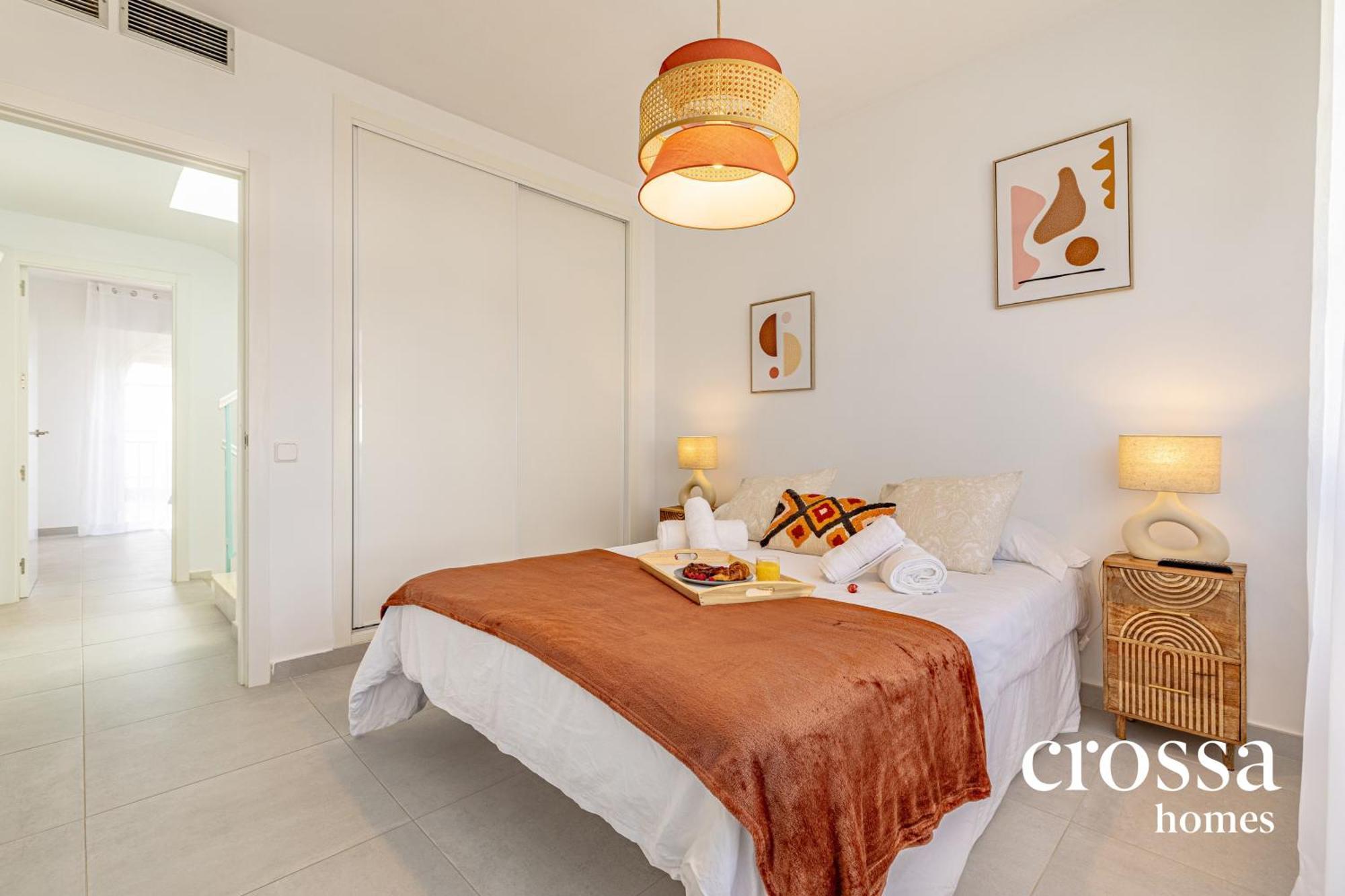 Chic Dream Home, Rooftop Bbq, 9 Pools, Golf Views Hébergement de vacances Marbellac